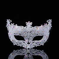 Vente en gros de boules de Noël pour Halloween, masque de fête en plastique de renard ajouré en poudre d'or de carnaval, masque noir, masques de mascarade