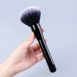 Offre Spéciale professionnel gratuit Logo personnalisé doux de haute qualité mini ensemble de pinceaux de maquillage noir de voyage