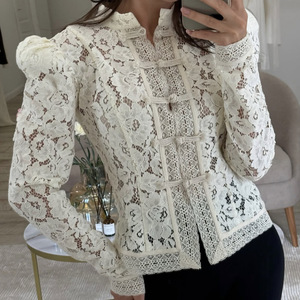 Chemisier Femme Chic et Tendance Style Européen et Américain, <span class=keywords><strong>Col</strong></span> Montant, Dentelle Florale Brodée, Coupe Ajustée, Idéal pour le Travail - Product Image 2