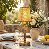 Lampe de table de luxe sans fil à LED rechargeable, design vintage en bambou, pour l'hôtellerie, les restaurants, les mariages et la décoration d'événements