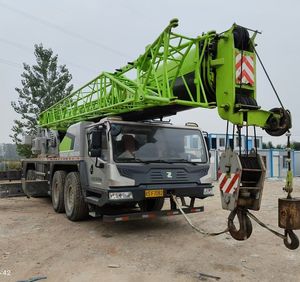 Grúa móvil usada Zoomlion de 80 toneladas, modelo chino de alta gama ZTC800E5 con motor Weichai, bomba y componentes principales de cojinetes - Product Image 6