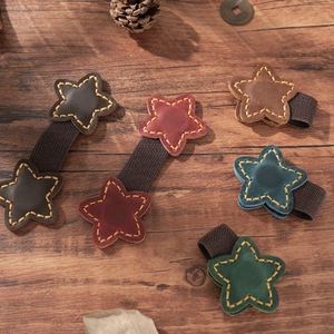 Marcapáginas de Cuero Genuino en Forma de Estrella, Hecho a Mano, con Cierre Magnético, Regalo Ideal para Amantes de la Lectura - Product Image 3