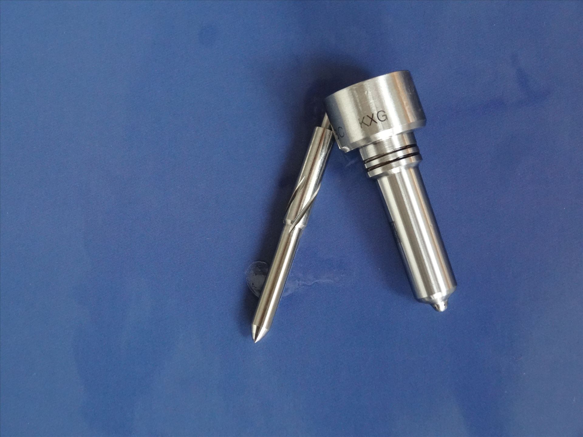 Auto engine spare part L014PBB fuel injector nozzle L014PBB diesel nozzle injector L014PBB for BEBE4B10001