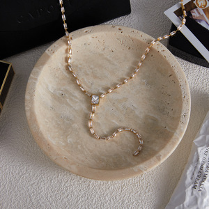 Collar de cadena en forma de Y de acero inoxidable con diseño geométrico de circonita cuadrada blanca para joyería de fiesta - Product Image 2