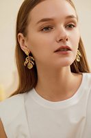 Boucles d'oreilles pendantes tendance pour femme en laiton plaqué or 18 carats avec motif feuille de Monstera et feuille de palmier