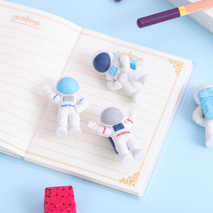 Goma de Borrar Creativa con Forma de Astronauta Espacial 3D, Material Escolar para Niños, Yichen 4.5x2.8x2cm - Product Image 2