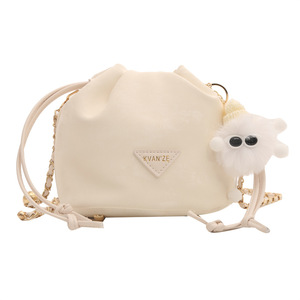 Petits sacs à bandoulière à chaîne pour femmes haut de gamme Sacs à bandoulière et seau populaires avec motif de couleur unie - Product Image 2