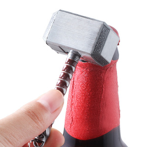 Llavero <span class=keywords><strong>de</strong></span> Metal Barato al por Mayor con Forma <span class=keywords><strong>de</strong></span> Superhéroe, Abrebotellas 3D, Llavero con Martillo <span class=keywords><strong>de</strong></span> <span class=keywords><strong>Thor</strong></span> - Product Image 5