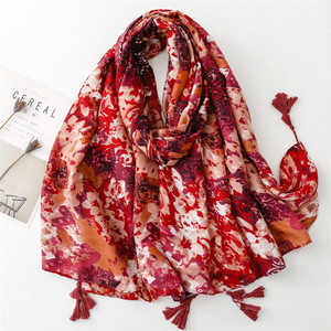 Alta calidad nuevo estilo bohemio rojo púrpura flor impresa algodón playa bufandas chales mujeres elegante largo chal grande bufanda Hijab - Product Image 1