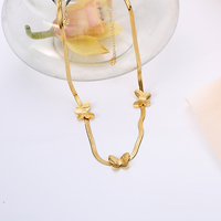Collier en acier inoxydable de clavicule papillon chaîne de serpent plaqué or Style de mode pendentif de pistolet en plastique de cuivre colliers élégants
