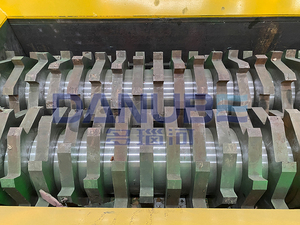 เทคโนโลยีเครื่องทำลายเพลาคู่ทำจาก PVC สำหรับสัตว์เลี้ยงและพีพีพร้อมมอเตอร์และกระปุกเกียร์ประสิทธิภาพสูง - Product Image 4