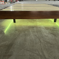 Cadre de lit flottant en grain de noyer personnalisé avec éclairage LED RGB, cadre de lit double, rembourrage en tissu doux, meubles de chambre à coucher