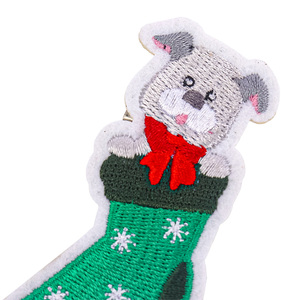 Meias De Natal Dog Badge Pin De Segurança Decoração Presente De Natal Decoração Broche Bordado para Vestido Cachecóis - Product Image 6