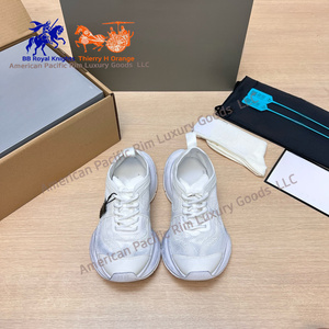 Calzado Deportivo de Alta Calidad, Estilo Casual y Robusto, con Fibra de Poliéster, Nailon, TPU y Poliuretano - Product Image 3