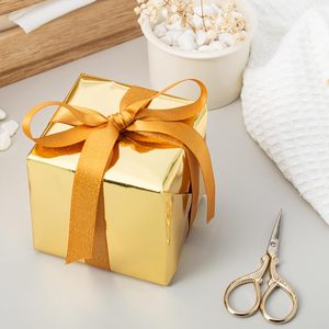 Rollo de Papel de Regalo Metalizado Homeral, Color Dorado Sólido, 17 Pulgadas, Papel Metalizado de Doble Cara para Envolver Regalos de Cumpleaños - Product Image 6