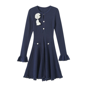 Nouvelle Robe Tricotée à Manches Longues et Col Rond, Style Petite Fleur Parfumée, Finition Soignée, Fleurs en Relief, Creuses et Légères, Collection Automne 2026 - Product Image 2