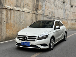 <span class=keywords><strong>Mercedes</strong></span>-Benz Clase A (Importado) Modelo 2013, Clase A <span class=keywords><strong>A180</strong></span> Edición Elegante, Auto Usado Compacto con Portón Trasero, Gasolina, Volante a la Izquierda - Product Image 2
