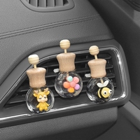 Bouteille de parfum en verre pour voiture, diffuseur rond en forme de crâne suspendu de 8ml, bouteille d'huile essentielle pour voiture, désodorisant d'air, offre spéciale