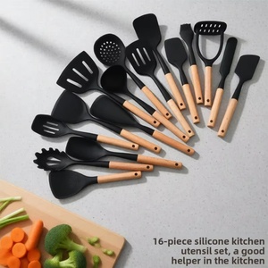 Ensemble d'ustensiles de cuisine antiadhésifs résistants à la chaleur avec manche en bois et ustensiles de cuisine en silicone pour la cuisine - Product Image 6