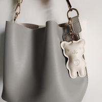 Porte-clés en cuir PU au design animalier mignon avec pendentif de sac en métal de luxe, idéal pour sac à main et voiture, cadeau