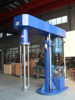 Machine de mélange et d'émulsification de cosmétiques de grande capacité