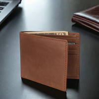 Dompet Pria Kulit Sapi Asli Model Lipat Pendek Warna Cokelat dengan Logo Ukiran Kustom OEM ODM, Penutup Kulit Crazy Horse yang Tahan Lama