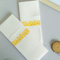 Serviettes de table Airlaid 1 pli 33*40cm en pâte de bois vierge, impression logo personnalisée, bord gaufré, pliage 8 volets, style couteau-fourchette, pour la restauration