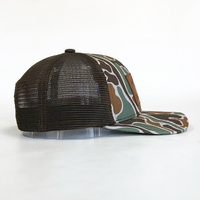 Casquette de camionneur personnalisée OEM à 6 panneaux en maille et en toile de haute qualité en denim et toile pour l'extérieur avec logo en cuir