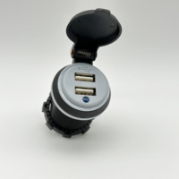 Prise de charge double USB-A DC12V-24V 4.8A 29mm à montage sur panneau avec capuchon rabattable, borne latérale et inférieure pour camping-car, bateau, camion, moto