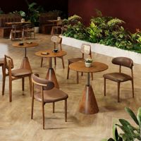 Ensemble de tables et chaises de style rétro personnalisé en bois massif pour restaurant de thé, salon de thé, café d'Asie du Sud-Est, établissement de restauration