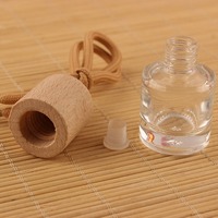 Diffuseur de parfum suspendu de formes diverses 8ml Diffuseur de voiture suspendu vide Diffuseur de voiture suspendu Bouteille d'huile
