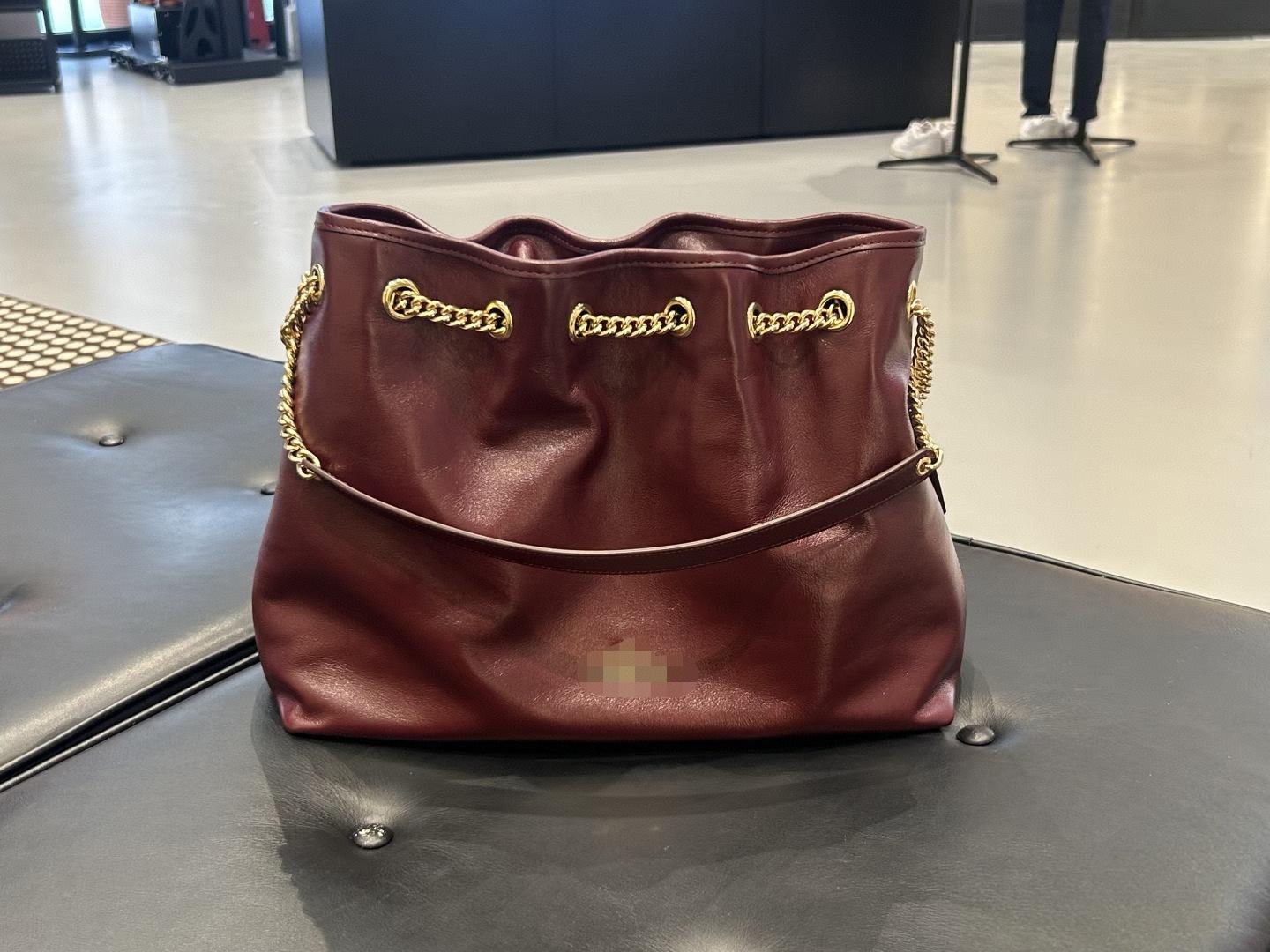 เบอร์กันดีขนาดกลาง