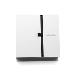 Boîte de parfum avec logo personnalisé papier feuille <span class=keywords><strong>d</strong></span>'<span class=keywords><strong>or</strong></span> huile essentielle deux côtés double porte ouverte emballage boîtes de parfum magnétiques - Product Image 3