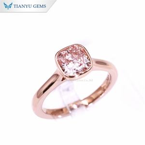 Tianyu Gems 1ct Pink Lab Diamond Ring Coussin Cut avec Lunette Setting Bijoux élégants - Product Image 2