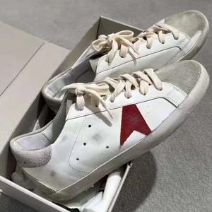 Zapatillas Retro de Invierno con Parte Superior de Cuero de Diseño de Alta Calidad: Zapatos Casuales Cómodos con Logotipo Original para Caminar Ligero - Product Image 1