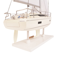 Modèle de voilier artisanal OMH Bavaria C-42 Y216 L40, coque en cèdre peinte, voiles en tissu, pour décoration nautique, objet de collection