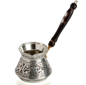 Cafetière turque Style Vintage Cafetière en cuivre Cuisinière Cezve avec poignée en bois Conception martelée à la main - Product Image 1