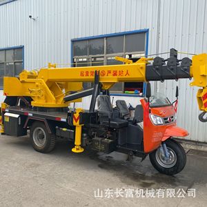 Grue autoportante à trois roues de 5 tonnes, hydraulique, pour usage agricole, facile à utiliser, petite grue sur camion - Product Image 2