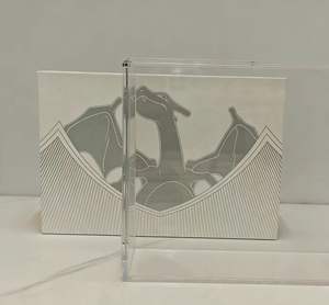 Estuche Acrílico Moderno con Protección UV del 99% Personalizado para TCG Sword and Shield Charizard Ultra-Premium Collection, Caja con Tapa Magnética Resistente - Product Image 4