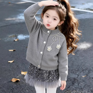 Nuovo set coreano di design rosso e grigio, gonna corta elegante con paillettes e cardigan per ragazza - Product Image 3