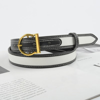 Ceinture de luxe en cuir fendu et toile patchwork pour femme, avec boucle en D dorée et surpiqûres contrastées, accessoire de robe décontracté et chic