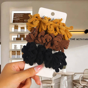 Chouchou en peluche pour femme, élastique à cheveux en tissu, style décontracté, usage quotidien, collection automne 2023, disponible en cinq couleurs assorties - Product Image 2