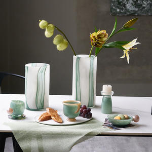 Florero Vertical Minimalista Nórdico con Rayas, Florero Hidropónico de Alta Calidad para el Hogar - Product Image 1