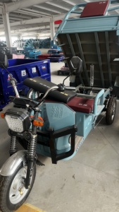 New 60V Light Blue Tricycle Open Body Dumping Type Transport 200-300kg Payload 30-50km <b>Range</b> 351-500W - Product Image 3