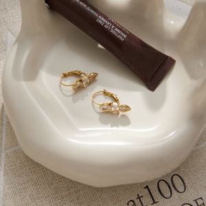 J&D Jewelry - Pendientes de <span class=keywords><strong>Acero</strong></span> <span class=keywords><strong>Inoxidable</strong></span> con Circonita Geométrica y Oro de 18K, Resistentes al Agua, Modernos, con Cierre de Palanca para Mujer - Product Image 5