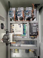 Centre d'usinage CNC VMC855 avec broche de 8000 tr/min et corps en fonte rigide pour pièces de plaque controbavées
