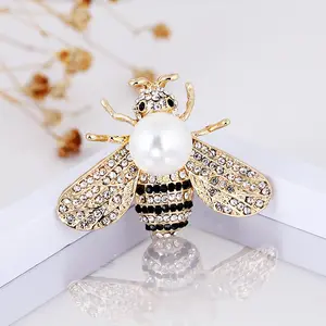 Ünlü marka tasarım böcek serisi broş kadınlar narin küçük arı broş kristal Rhinestone Pin broş takı hediyeler için kız