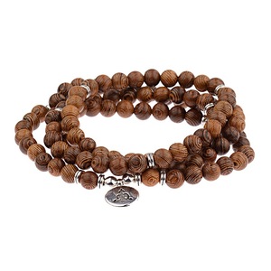 Nouveau <span class=keywords><strong>Collier</strong></span> Mala <span class=keywords><strong>de</strong></span> Prière 108 Perles en Bois 8 mm Charmes <span class=keywords><strong>Lotus</strong></span> et <span class=keywords><strong>Arbre</strong></span> <span class=keywords><strong>de</strong></span> <span class=keywords><strong>Vie</strong></span>, pour Yoga, Méditation et Spiritualité, Peut être Porté en Bracelet - Product Image 6