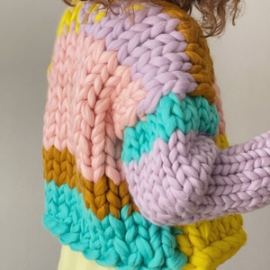 Cardigan Corto in Lana 100% Multicolore con Logo Personalizzato OEM, Manica <span class=keywords><strong>a</strong></span> Lanterna, Maglione Lavorato <span class=keywords><strong>a</strong></span> <span class=keywords><strong>Mano</strong></span> all'Uncinetto per <span class=keywords><strong>Donna</strong></span> - Product Image 2