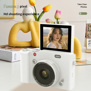 Appareil photo numérique 1080P avec écran rotatif automatique à 180 degrés, zoom 16X, écran HD de 2,<span class=keywords><strong>4</strong></span> pouces, prend en charge la carte SD 64 Go, idéal pour <span class=keywords><strong>les</strong></span> voyages et le vlogging - Product Image 4